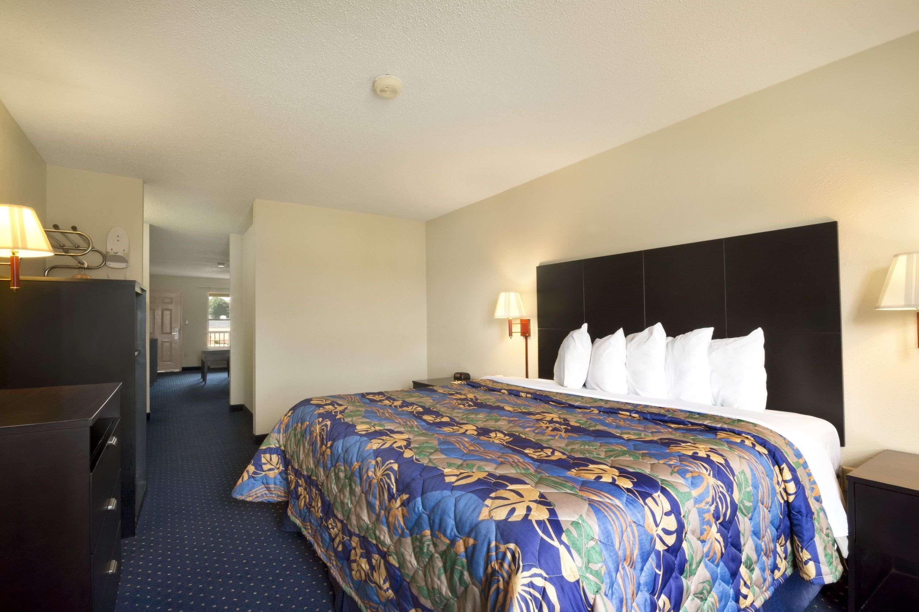 Days Inn By Wyndham Alma Exteriér fotografie